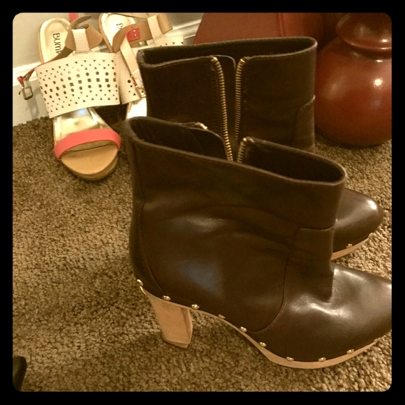 Michael Kors Boots - Picture 1 of 1